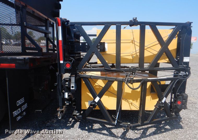 image for item KW9065 2007 GMC C6500  flatbed truck