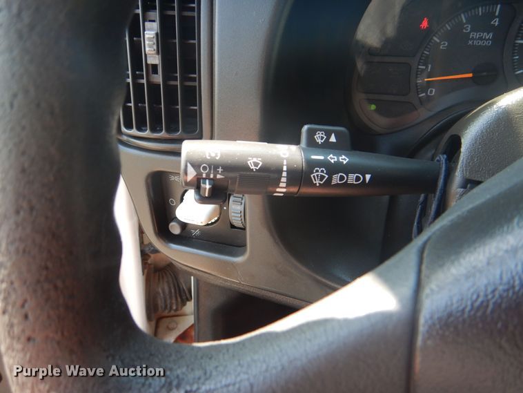 image for item KW9065 2007 GMC C6500  flatbed truck