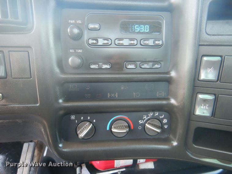 image for item KW9065 2007 GMC C6500  flatbed truck