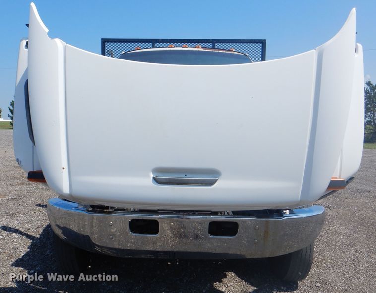 image for item KW9065 2007 GMC C6500  flatbed truck