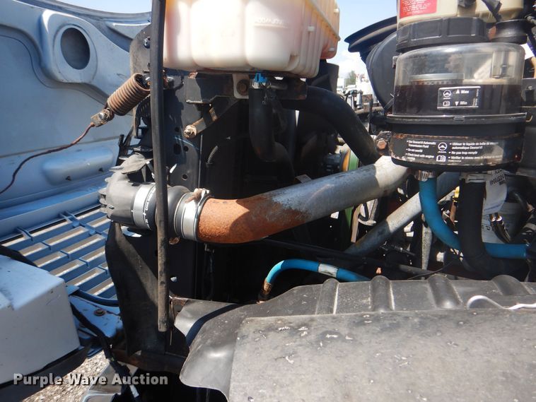 image for item KW9065 2007 GMC C6500  flatbed truck