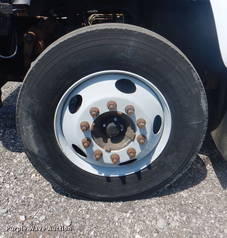 image for item KW9065 2007 GMC C6500  flatbed truck