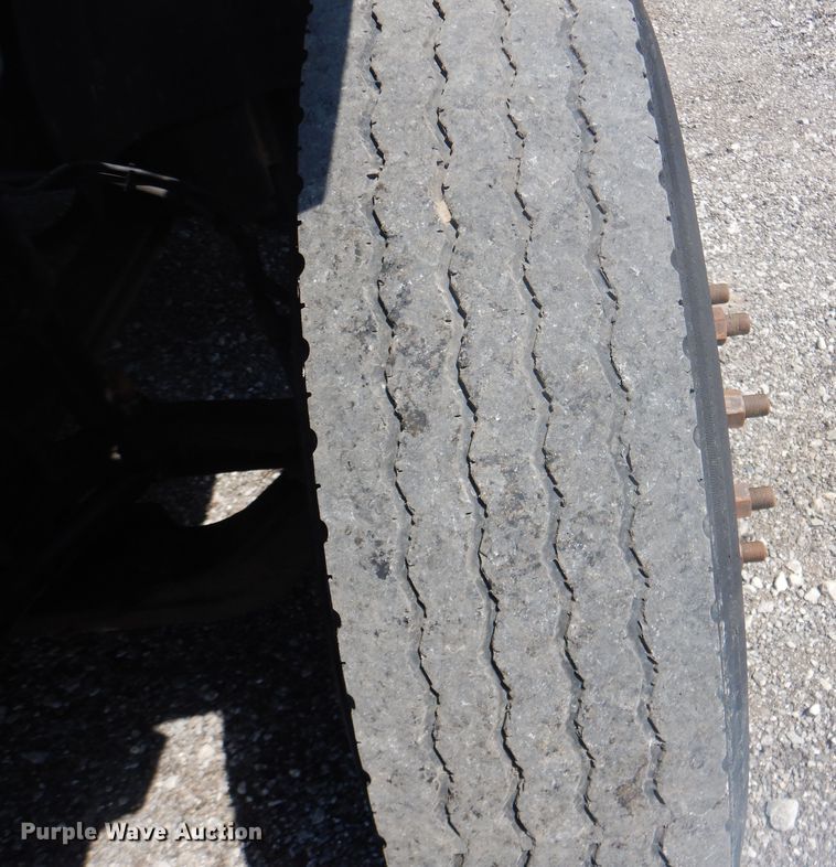 image for item KW9065 2007 GMC C6500  flatbed truck