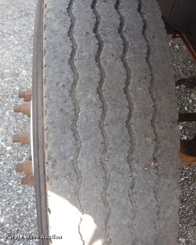 image for item KW9065 2007 GMC C6500  flatbed truck