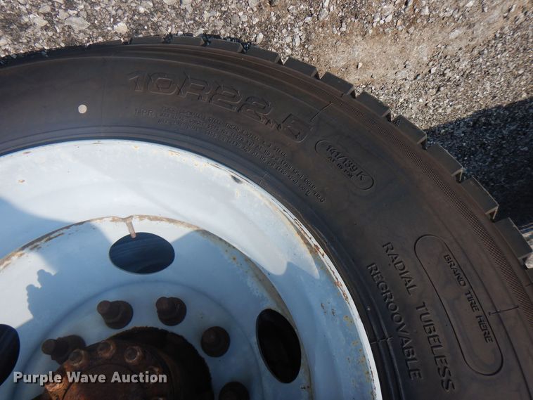 image for item KW9065 2007 GMC C6500  flatbed truck