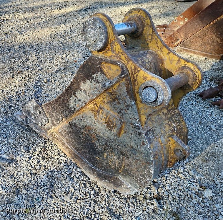 image for item LB9547 Caterpillar 312  bucket