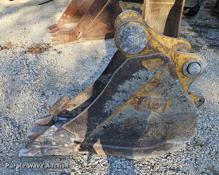 image for item LB9547 Caterpillar 312  bucket