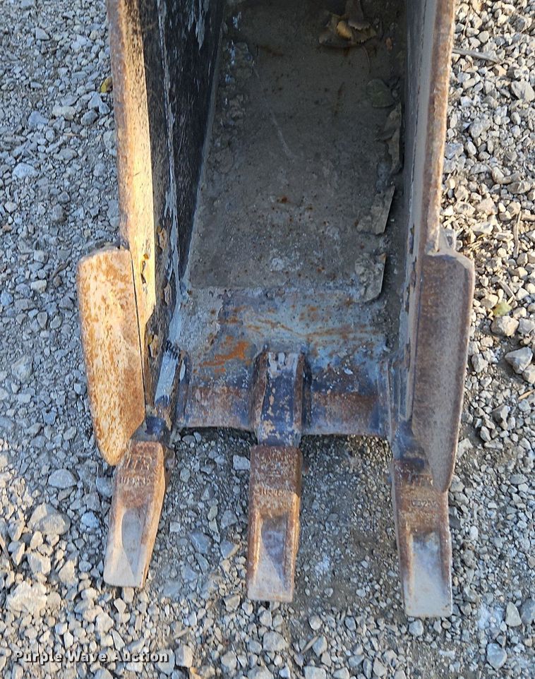 image for item LB9547 Caterpillar 312  bucket