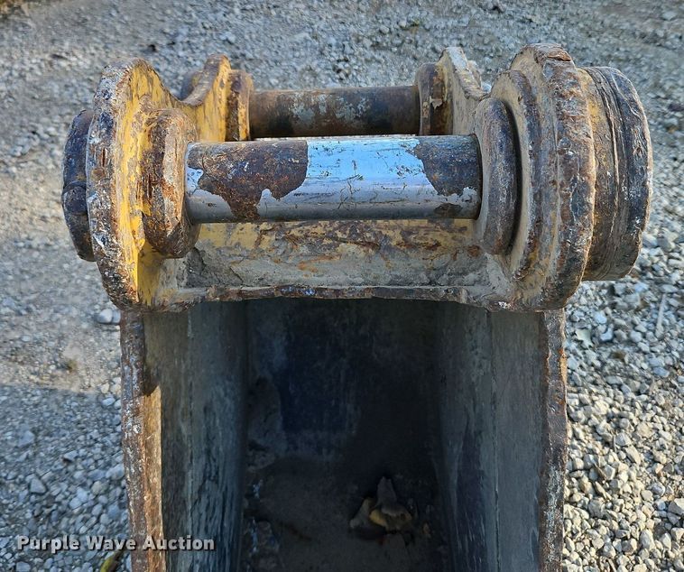 image for item LB9547 Caterpillar 312  bucket