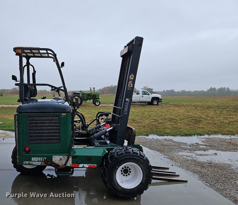 image for item LB9551 2006 Moffett M55  forklift
