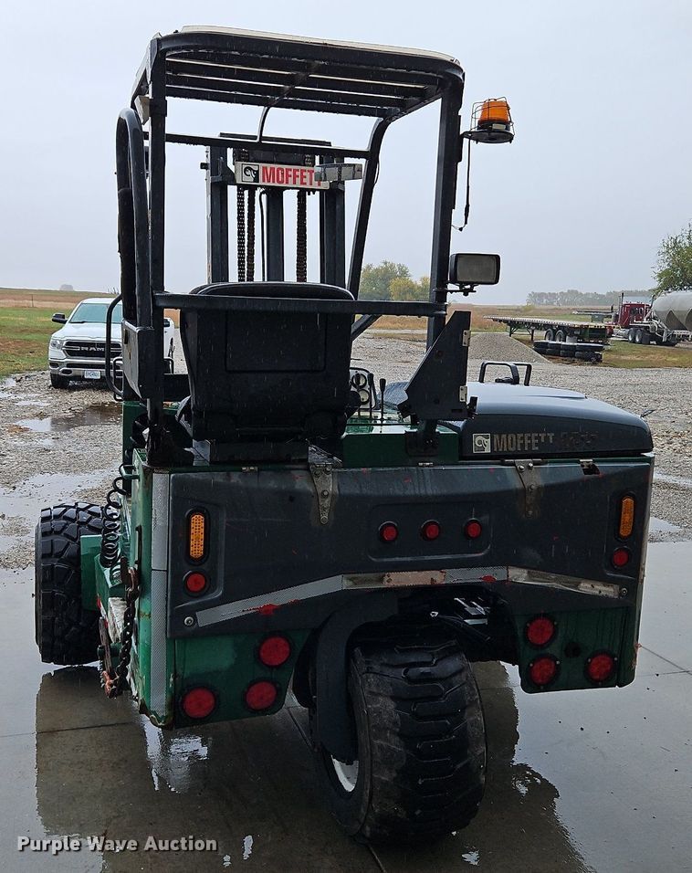 image for item LB9551 2006 Moffett M55  forklift