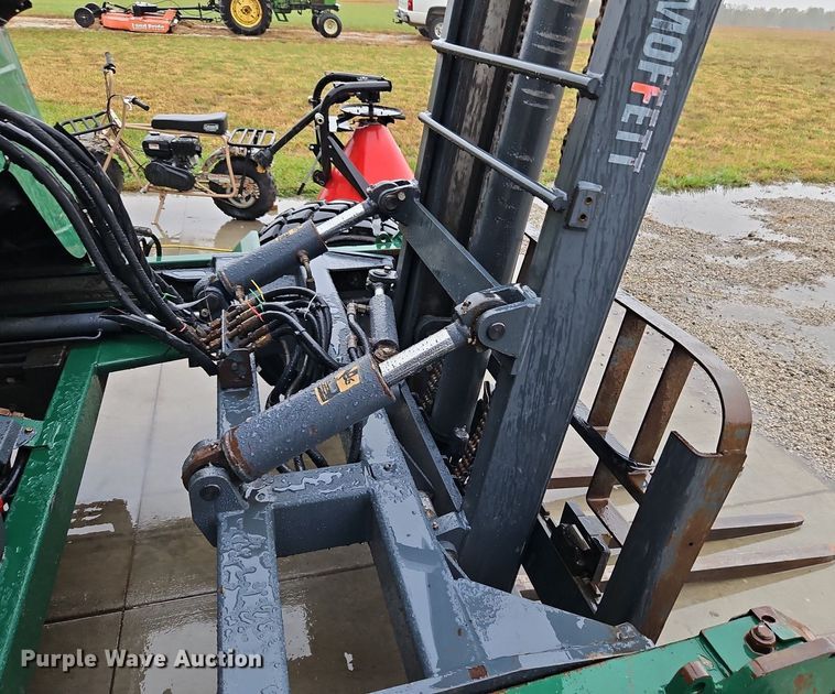 image for item LB9551 2006 Moffett M55  forklift