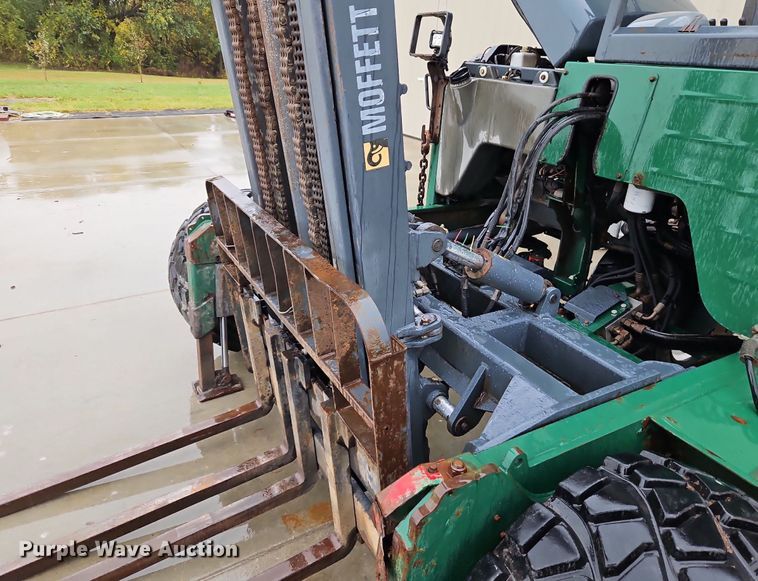 image for item LB9551 2006 Moffett M55  forklift