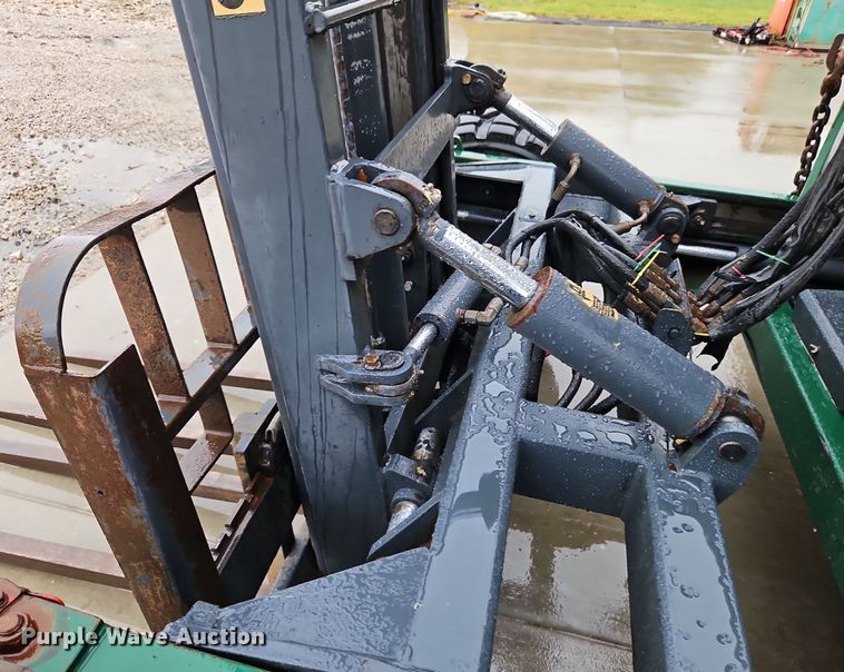 image for item LB9551 2006 Moffett M55  forklift