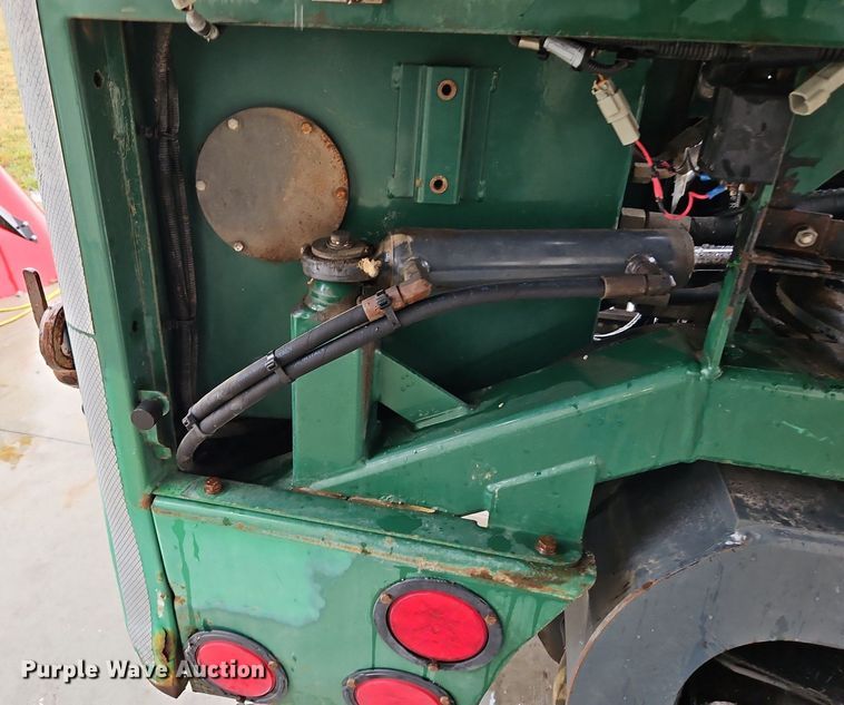 image for item LB9551 2006 Moffett M55  forklift