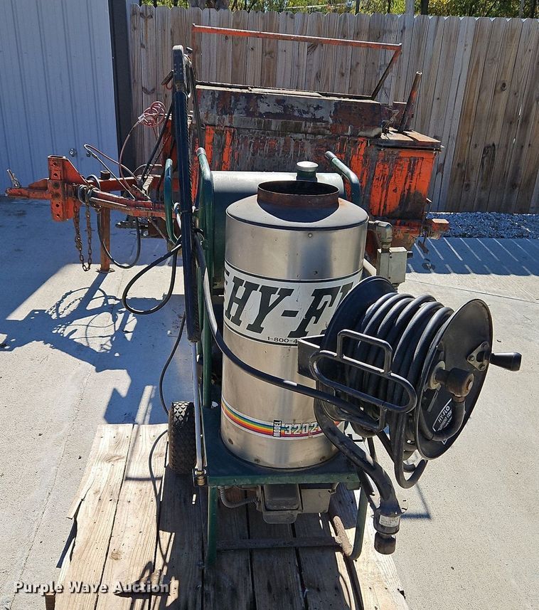 image for item LB9566 Hi-Flo 3202E  hot pressure washer