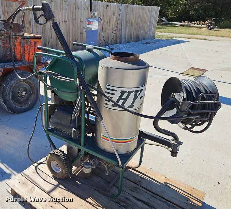 image for item LB9566 Hi-Flo 3202E  hot pressure washer