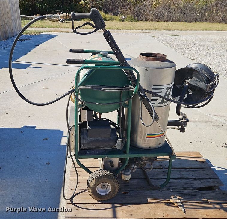 image for item LB9566 Hi-Flo 3202E  hot pressure washer