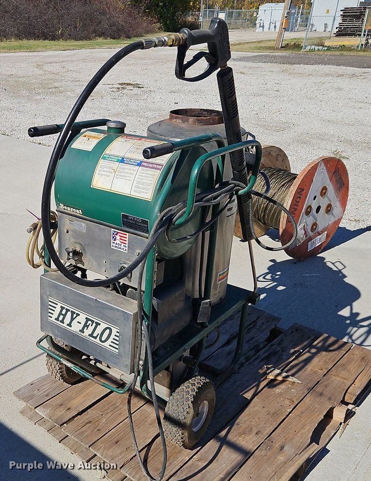 image for item LB9566 Hi-Flo 3202E  hot pressure washer