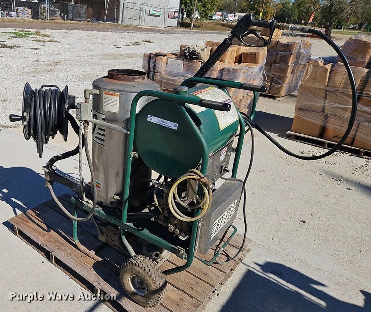 image for item LB9566 Hi-Flo 3202E  hot pressure washer