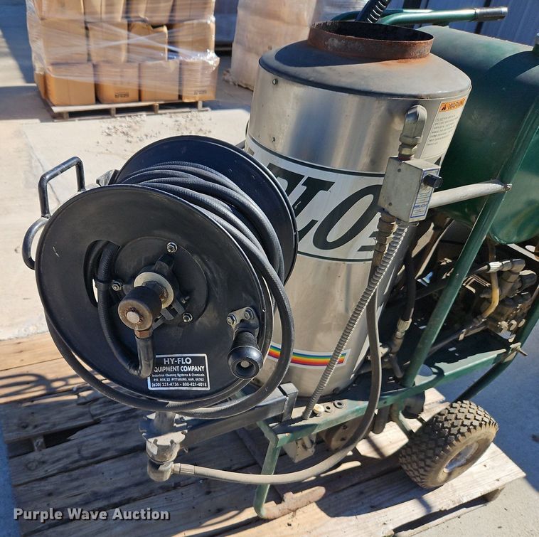 image for item LB9566 Hi-Flo 3202E  hot pressure washer