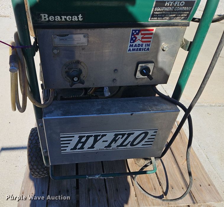 image for item LB9566 Hi-Flo 3202E  hot pressure washer