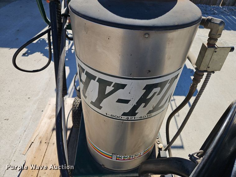 image for item LB9566 Hi-Flo 3202E  hot pressure washer