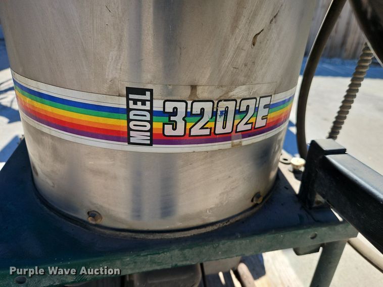 image for item LB9566 Hi-Flo 3202E  hot pressure washer