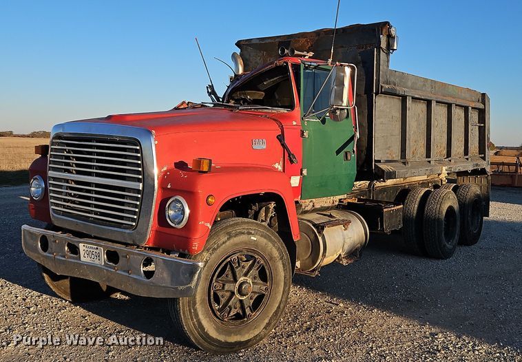 image for item LB9568 1978 Ford  dump truck