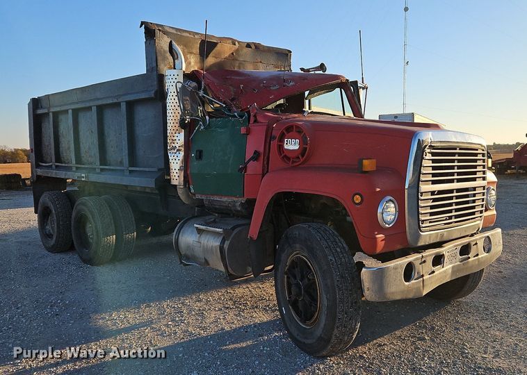 image for item LB9568 1978 Ford  dump truck