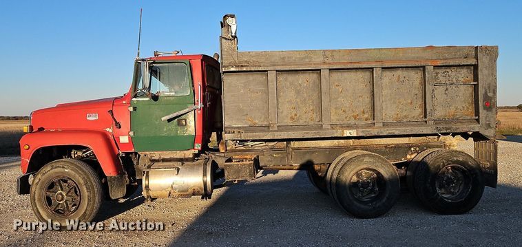 image for item LB9568 1978 Ford  dump truck