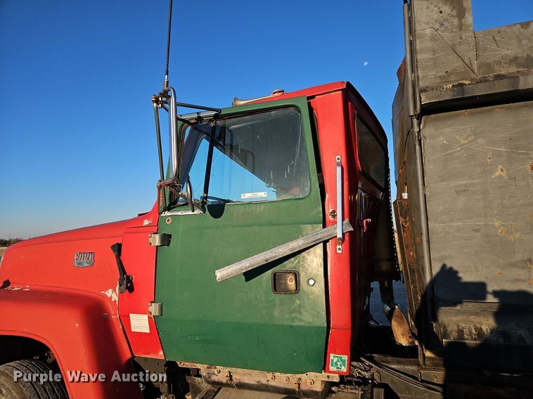 image for item LB9568 1978 Ford  dump truck