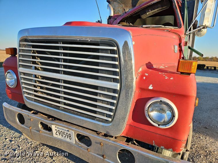 image for item LB9568 1978 Ford  dump truck