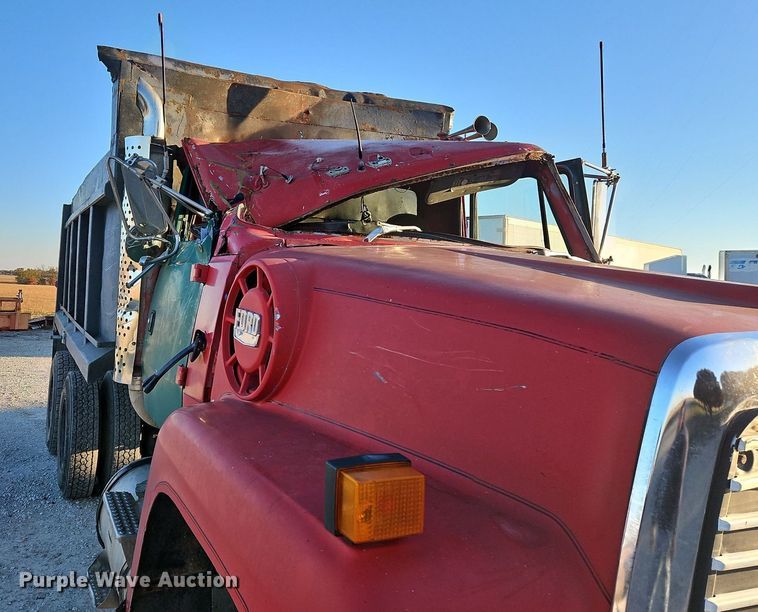 image for item LB9568 1978 Ford  dump truck