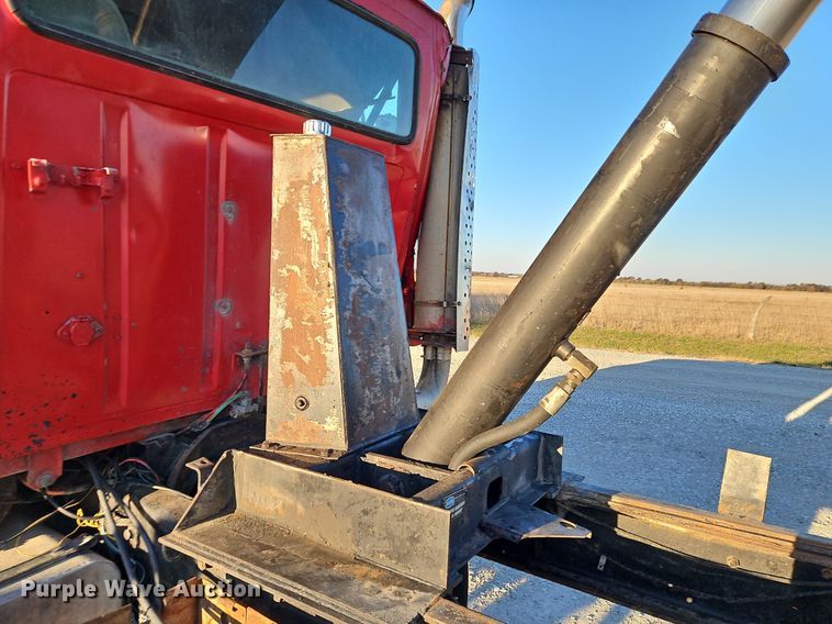 image for item LB9568 1978 Ford  dump truck