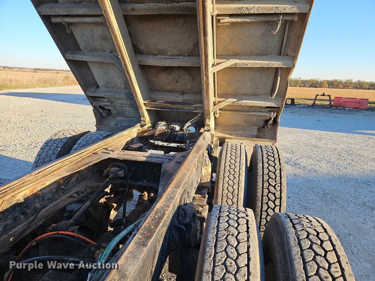 image for item LB9568 1978 Ford  dump truck