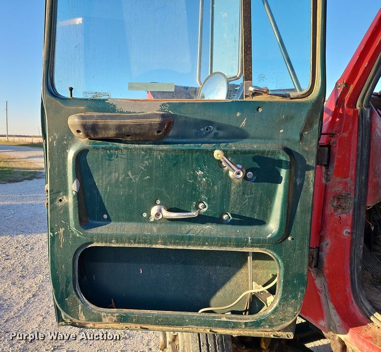 image for item LB9568 1978 Ford  dump truck