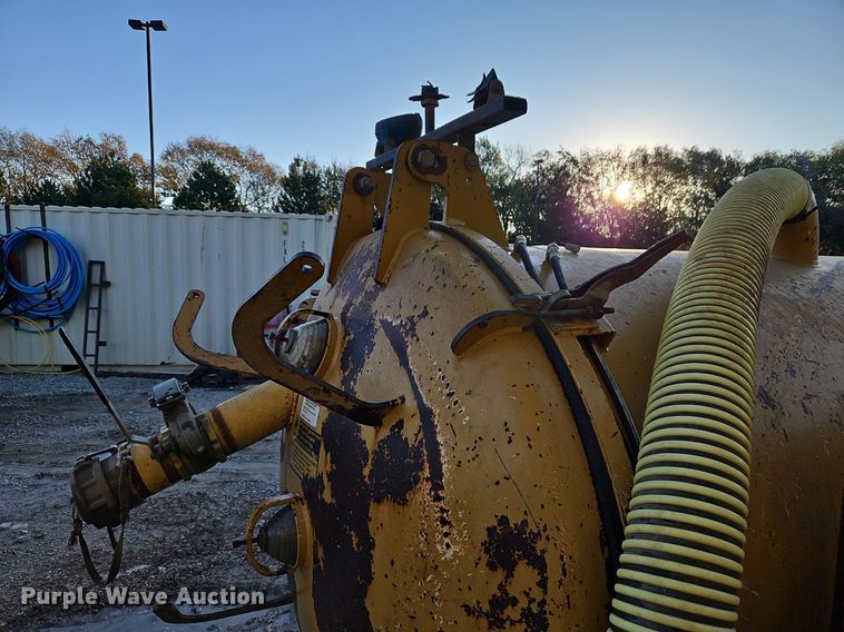 image for item LB9577 2013 Vermeer LP855STD  vacuum excavator