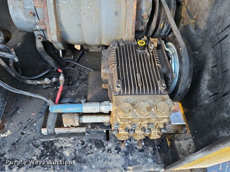 image for item LB9577 2013 Vermeer LP855STD  vacuum excavator