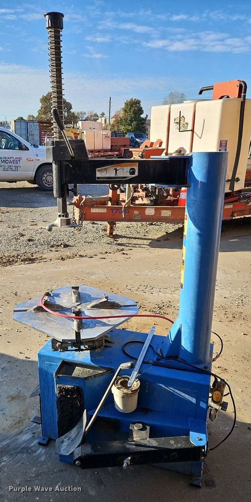 image for item LB9578 2013 DMS 910  tire changer