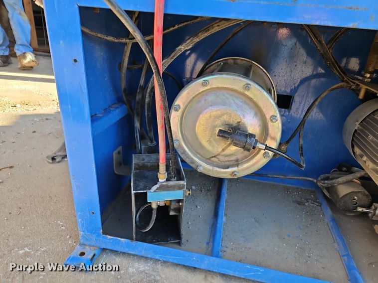 image for item LB9578 2013 DMS 910  tire changer