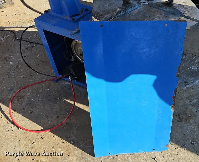 image for item LB9578 2013 DMS 910  tire changer