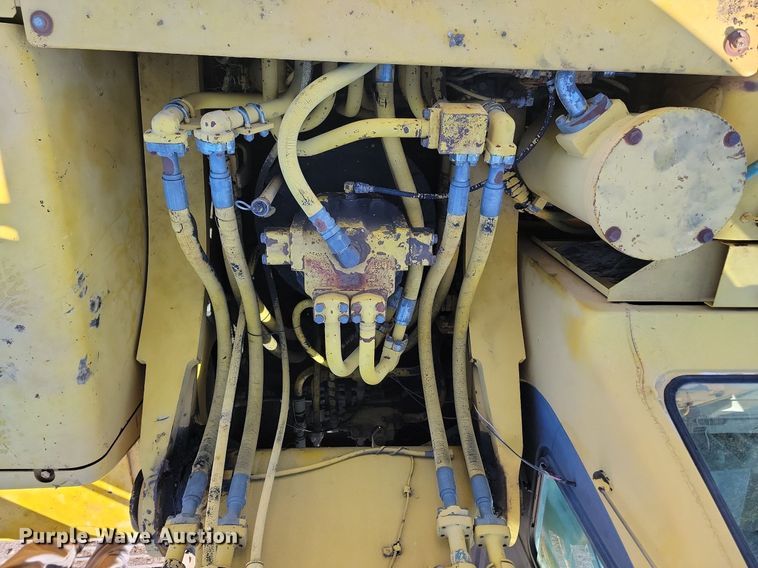 image for item LD9038 1996 Komatsu PC400LC-6LC  excavator