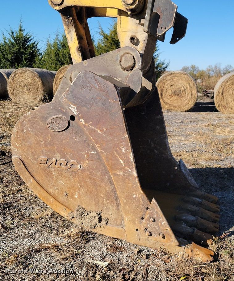 image for item LD9038 1996 Komatsu PC400LC-6LC  excavator