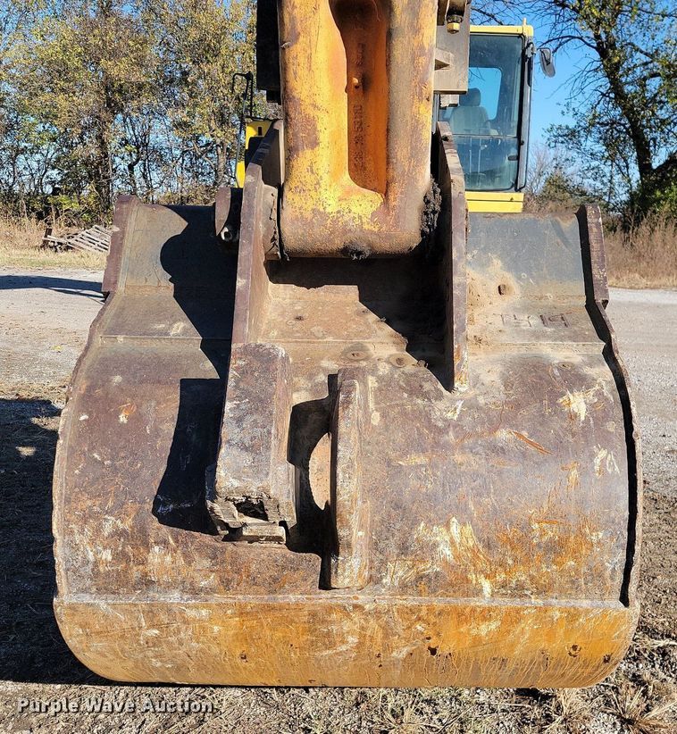 image for item LD9038 1996 Komatsu PC400LC-6LC  excavator
