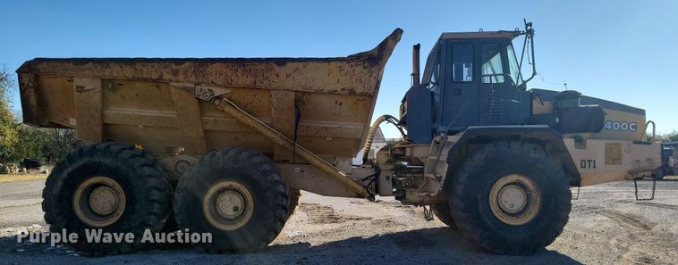 image for item LD9039 2001 John Deere 400C  haul truck