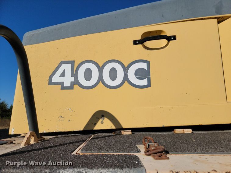 image for item LD9039 2001 John Deere 400C  haul truck