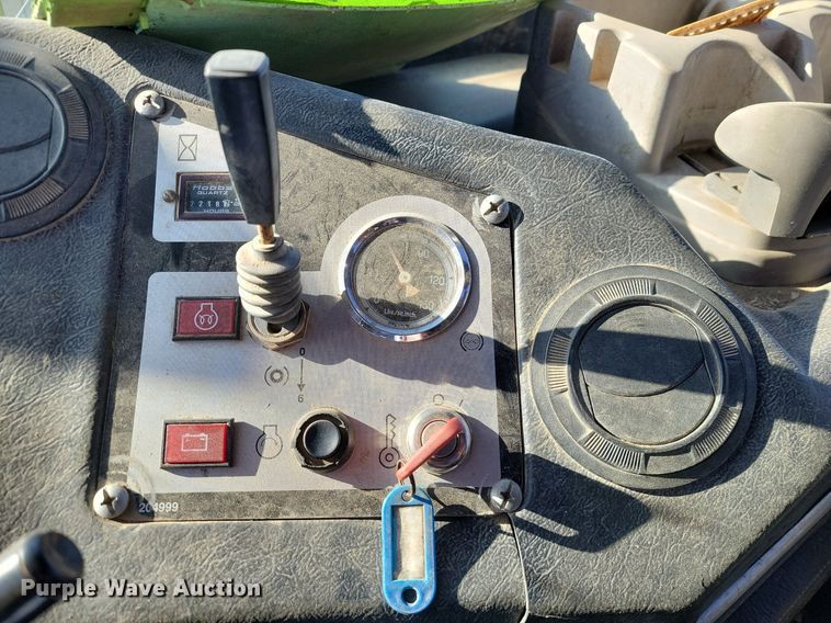 image for item LD9039 2001 John Deere 400C  haul truck