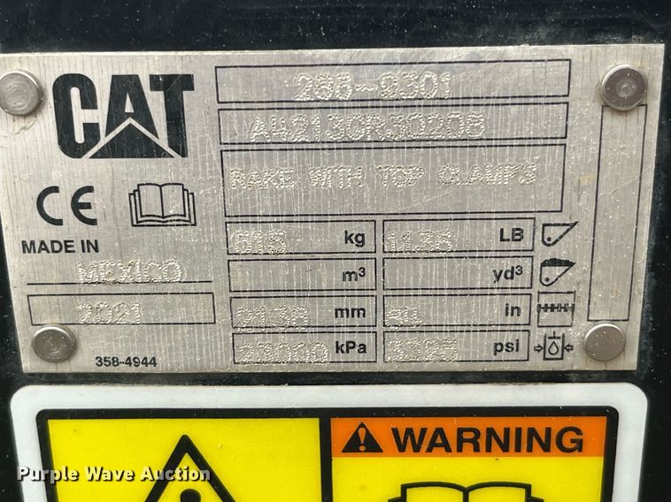 image for item LD9796 2021 Caterpillar  skid steer grapple bucket