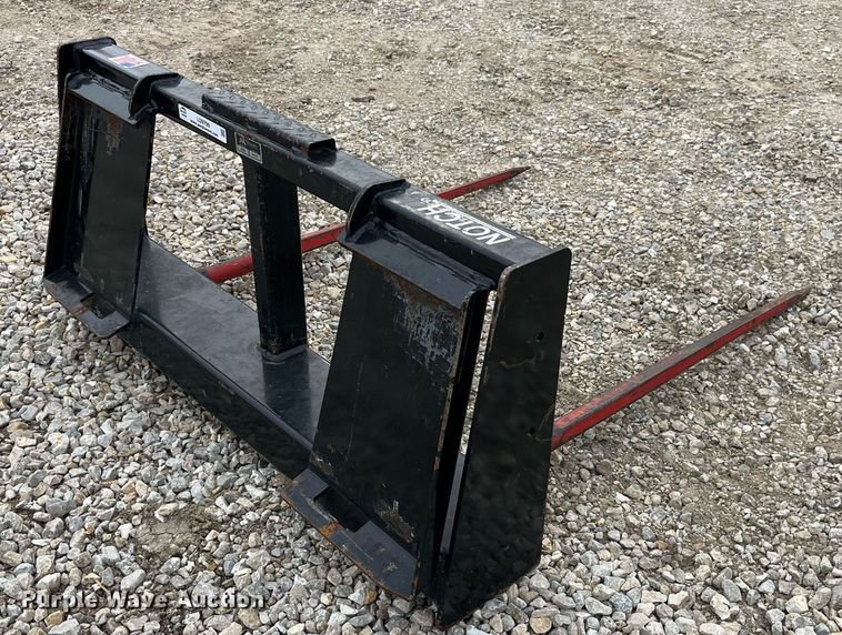 image for item LD9799 Notch BSD  skid steer bale spear
